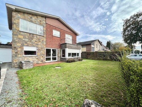 Te renoveren halfopen bebouwing, verkocht in Lievegem