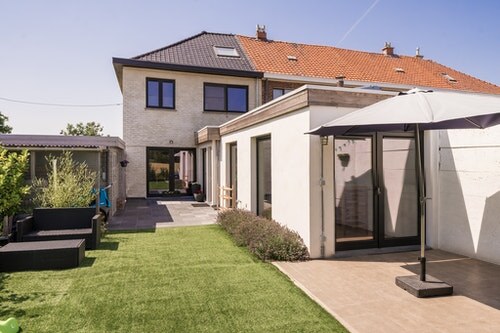 Gerenoveerde eengezinswoning met weids uitzicht, verkocht in Lievegem