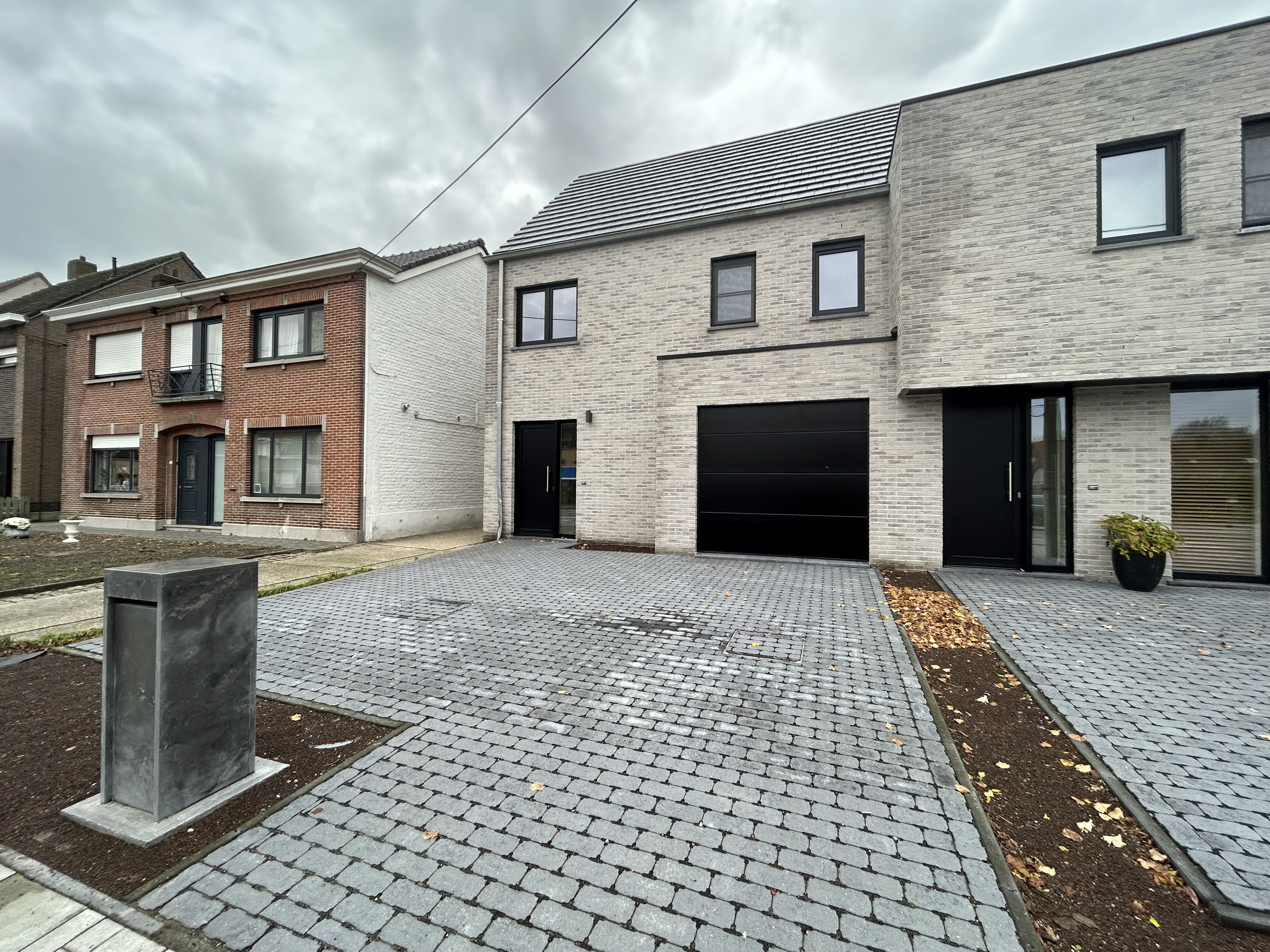 Hoogwaardig afgewerkte nieuwbouw, verhuurd in Lievegem