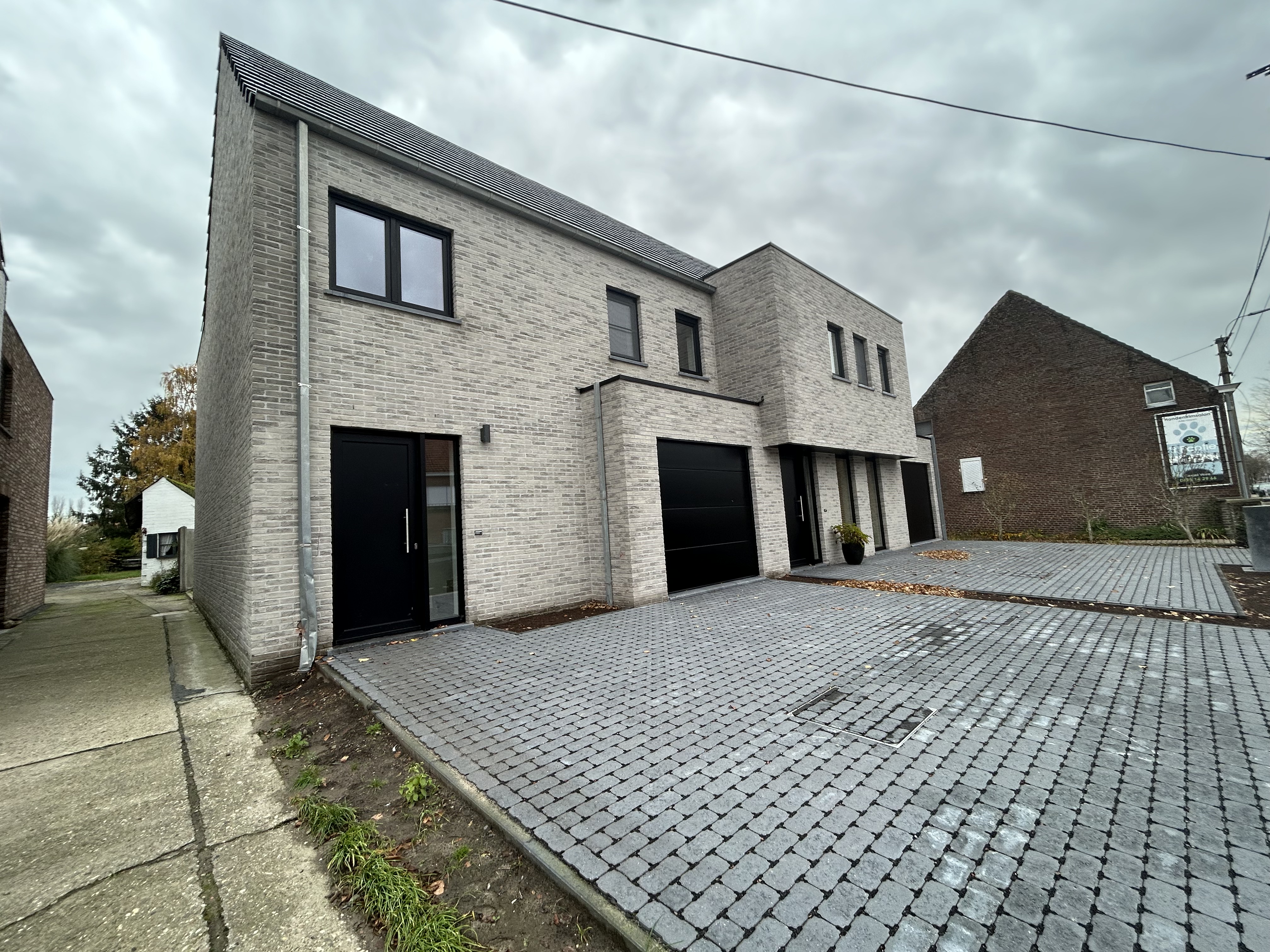 Hoogwaardig afgewerkte nieuwbouw, verhuurd in Lievegem
