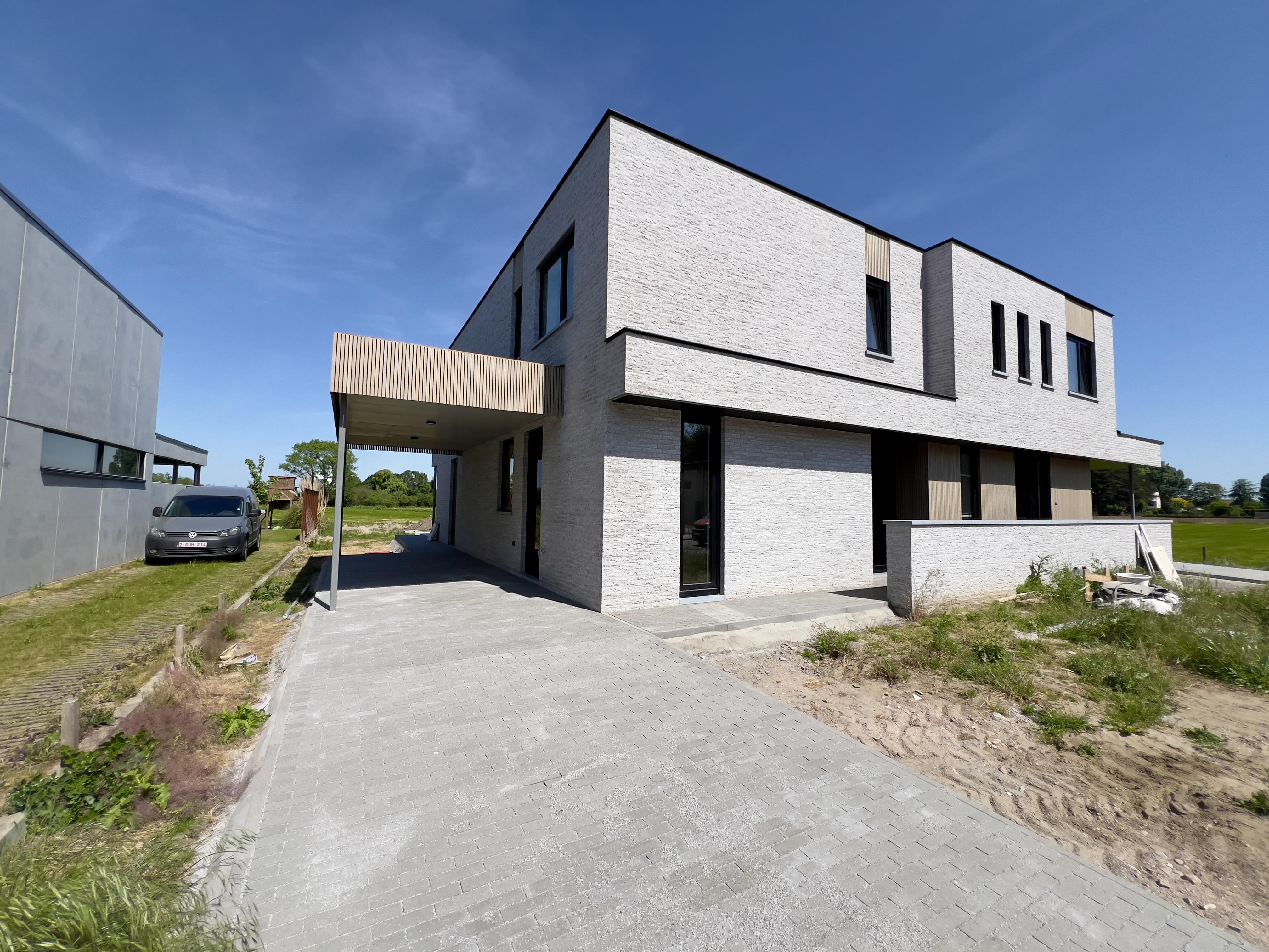Hoogwaardig afgewerkte nieuwbouw, verhuurd in Lievegem