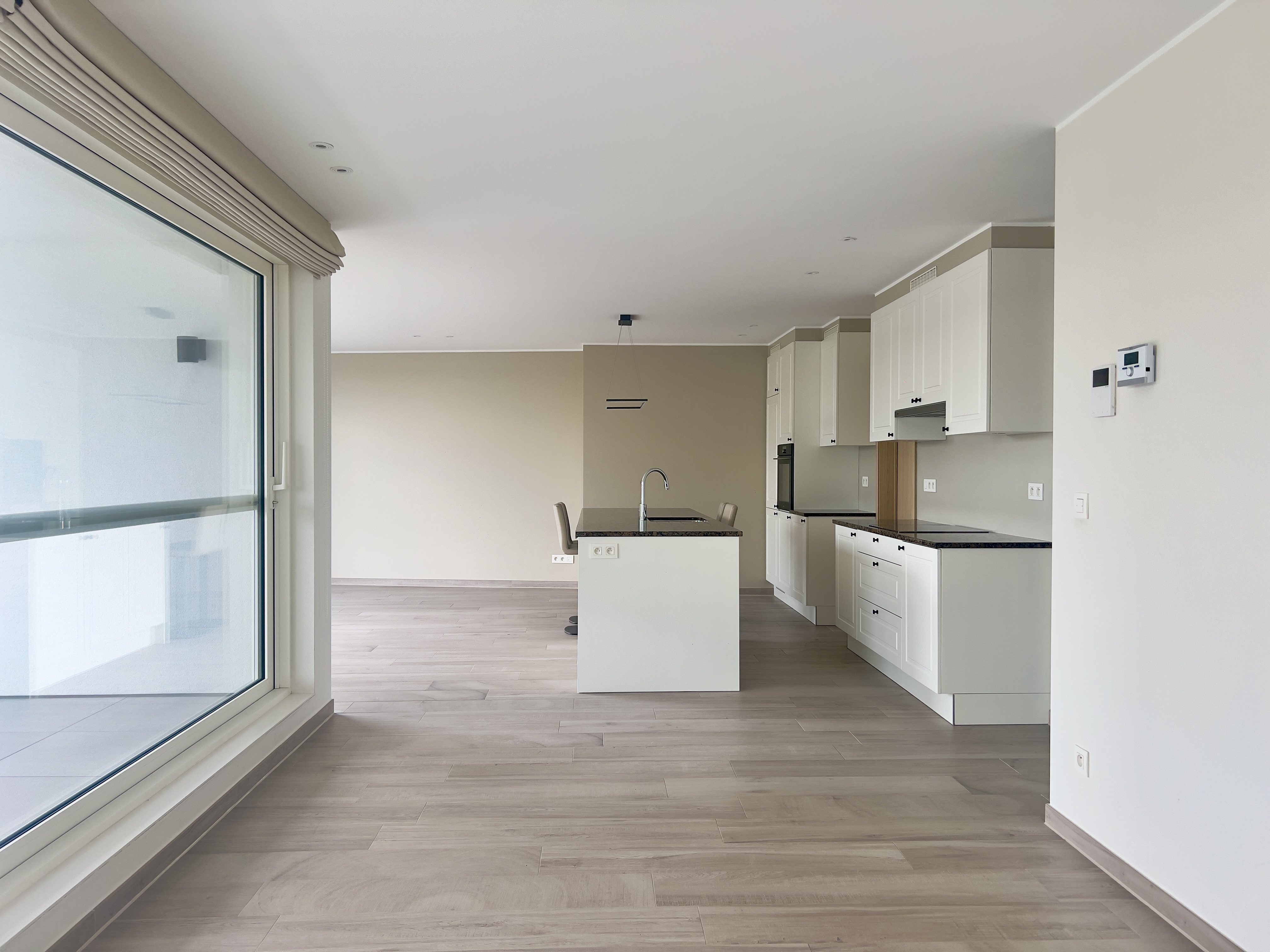 Recent appartement met terras en autostaanplaats, verhuurd in Lievegem
